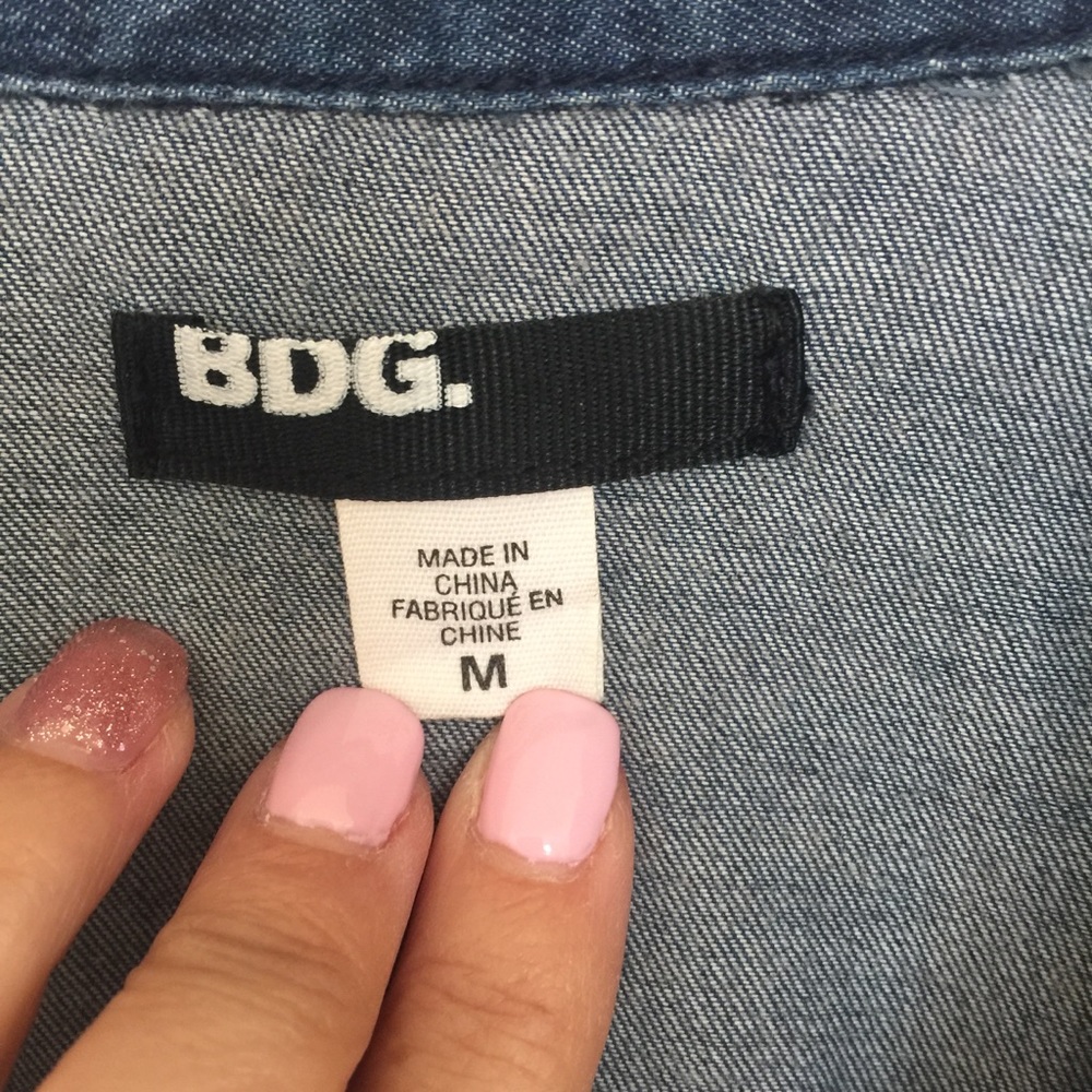 BDG for UO | Ombré Denim Chambray  Shirt - Picture 4 of 4